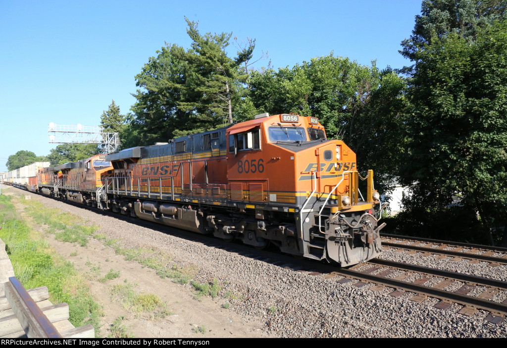 BNSF 8056